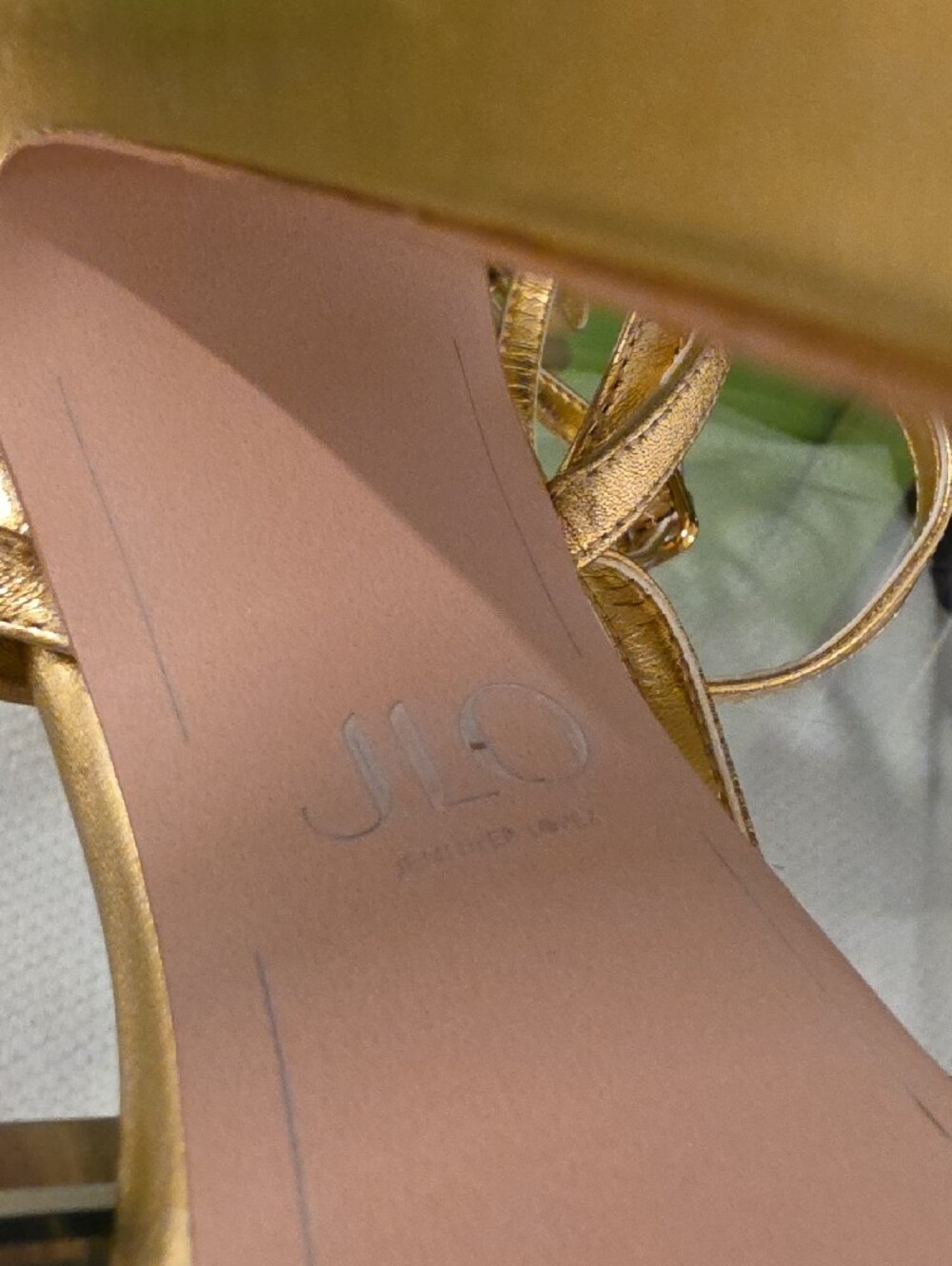 Jennifer Lopez Gold Metallic Platform Strappy sandals size 9 new without box - Picture 10 of 12